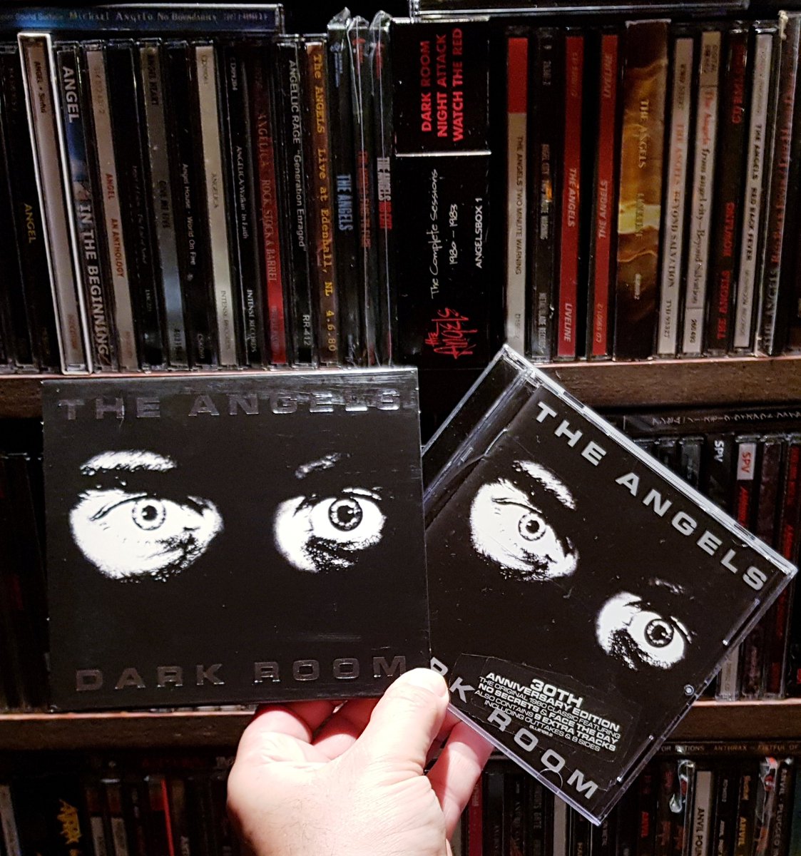 garnier_olivier's tweet photo. Never tired to listen to this album... #TheAngels "Dark Room" 30th Anniversary Edition
#Remaster with 9 bonus tracks !
#DocNeeson sings like if he's watching you as dusk is approaching... Black Visions, Danger signs... I don't wanna face the day...
#AngelCity https://t.co/UG0Q9ao9oj