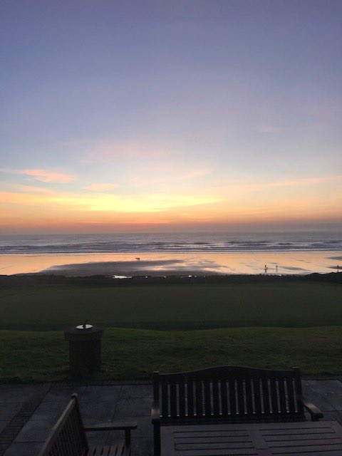 barney_barker's tweet photo. My brother in law, Jack and I, drinking at the best bar in wales .. 29th dec 2019 #justthetwoofus ⁦@seasidejack⁩ ⁦@Royal_Porthcawl⁩ https://t.co/fua6KcsIpA