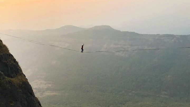 Apurv___'s tweet photo. Golden hour (noun) - The period when the soft, warm glow of the setting sun envelops the perceived world. 

PC: Harshdeep Pawar at The Great Indian Highline Gathering

#slacklining #slacklife #balance #highlining #thegihg #goldenhour https://t.co/fmvrrrg31K