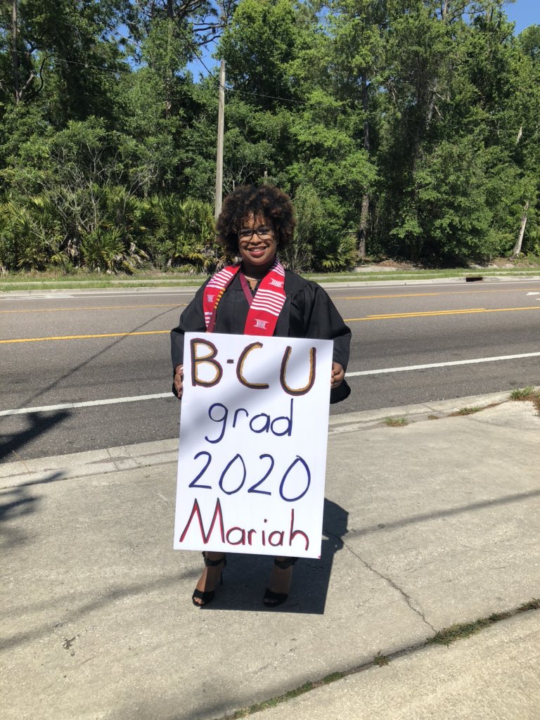 lee19_ri's tweet photo. My mommy made me sign❤️ She is so proud of her grad. Officially an Alumna of Bethune-Cookman University! Bachelors of Arts. #Graduate #Classof2020 #Bcu #DaRedz #Devastating #SISTUHS https://t.co/yRwpn6whWG