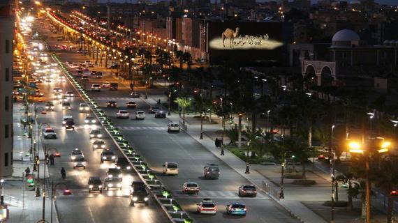 Au niveau social, pour pallier le retard important dans le développement de ces régions (rattachement au Maroc tardif + 15 ans de guerre) et pour acheter la paix sociale, le gouvernement offre plusieurs avantages à la population locale.