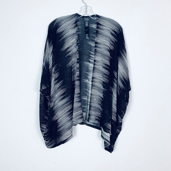 Elissa30239218's tweet photo. So good I had to share! Check out all the items I'm loving on @Poshmarkapp from @RollingRackPosh @PLdarkangel @925profitz #poshmark #fashion #style #shopmycloset #chicos #jolt #cashmerecollection: https://t.co/Fbaqypdlx7 https://t.co/chem8j0AT5