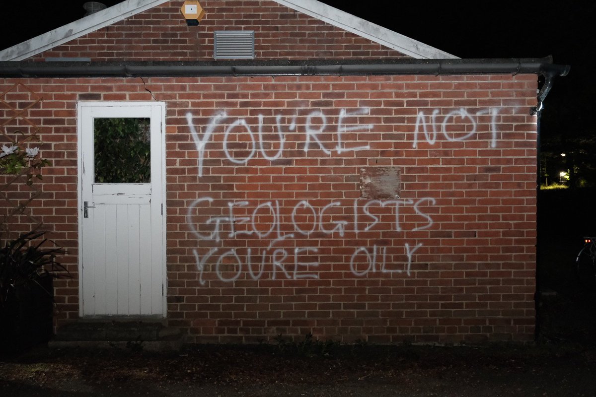 orca_4_el's tweet photo. As oil prices drop, 'research' institutes like CASP are starting to see that their days are numbered. Last night, rebels from XR Youth Cambridge targeted the institute to show that extractivism has no place in our city or on our planet. @Cambridge_Uni - CASP is #ClosedForGood. https://t.co/PGYMOsTVMX