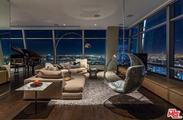 2 pic. I plan on moving into The Ritz Carlton Residences within the next year https://t.co/v238UqWnnP