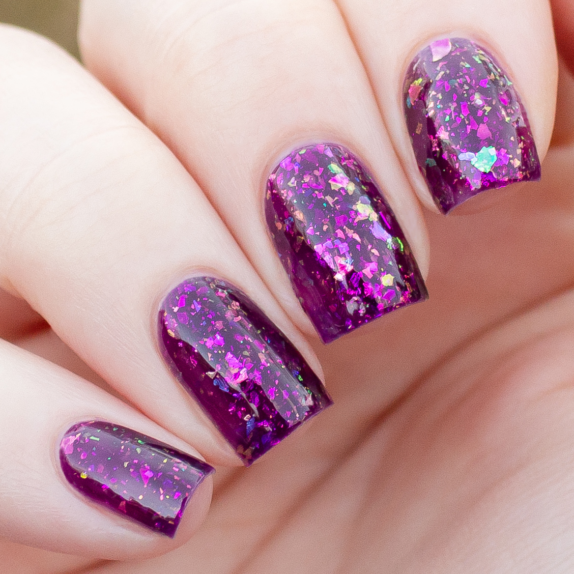 Nailing the royal treatment 👑💜
<a href="/nails_by_erin/">Erin</a> in  'Amethyst Knight'
