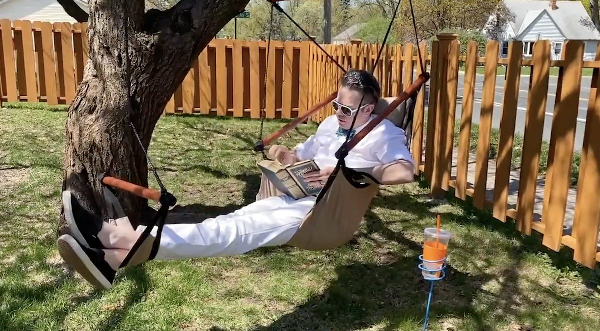 What does FlashMob! do when there are no shows?

youtube.com/watch?v=h28xEO…