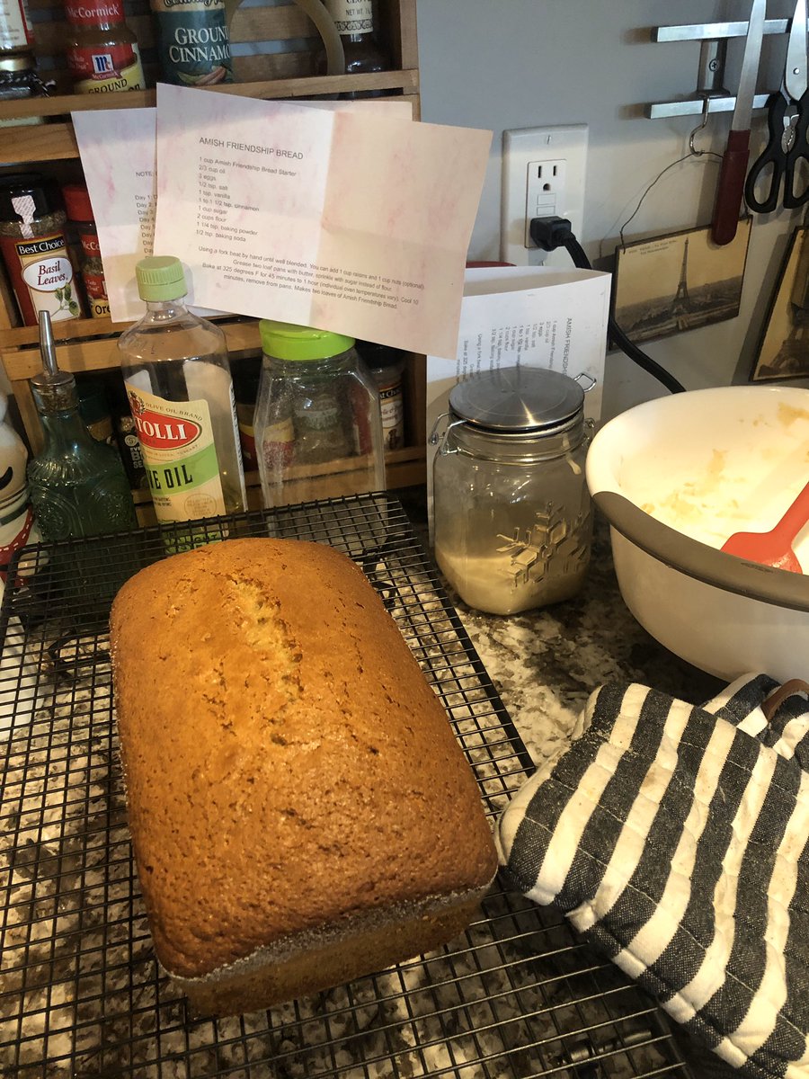 MadameTesoro's tweet photo. My house smells amazing, my next batch of starter is stored, and three new people have Amish friendship bread starter of their own! Love paying it forward! Thanks @WMSFACS #ProjectFriendship #CPSBestFriends https://t.co/ZKy2xswEBU