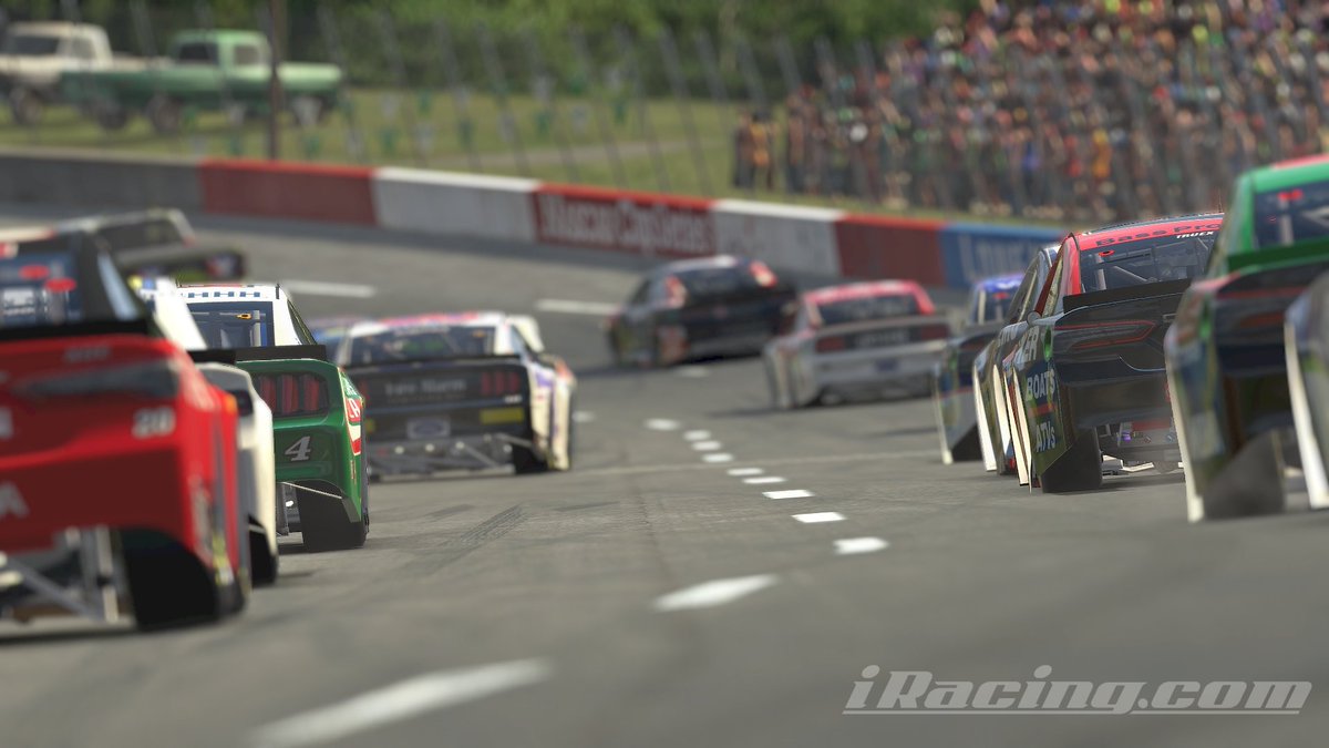 iRacing tweet media