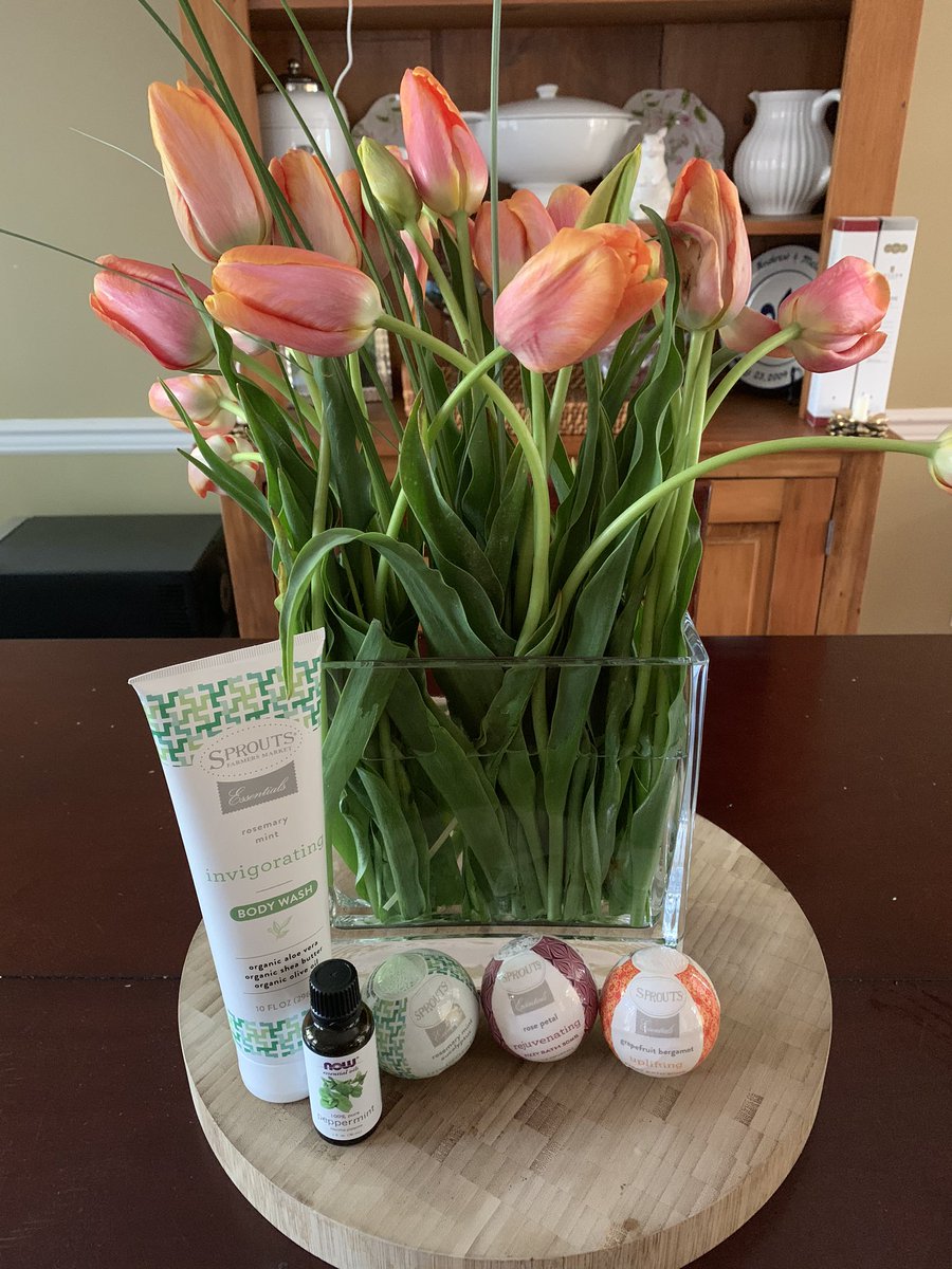 mdcaprio's tweet photo. Early Mother’s Day! Thank you @adcaprio79 #ItTakesAFamily https://t.co/xTKasgmTNq