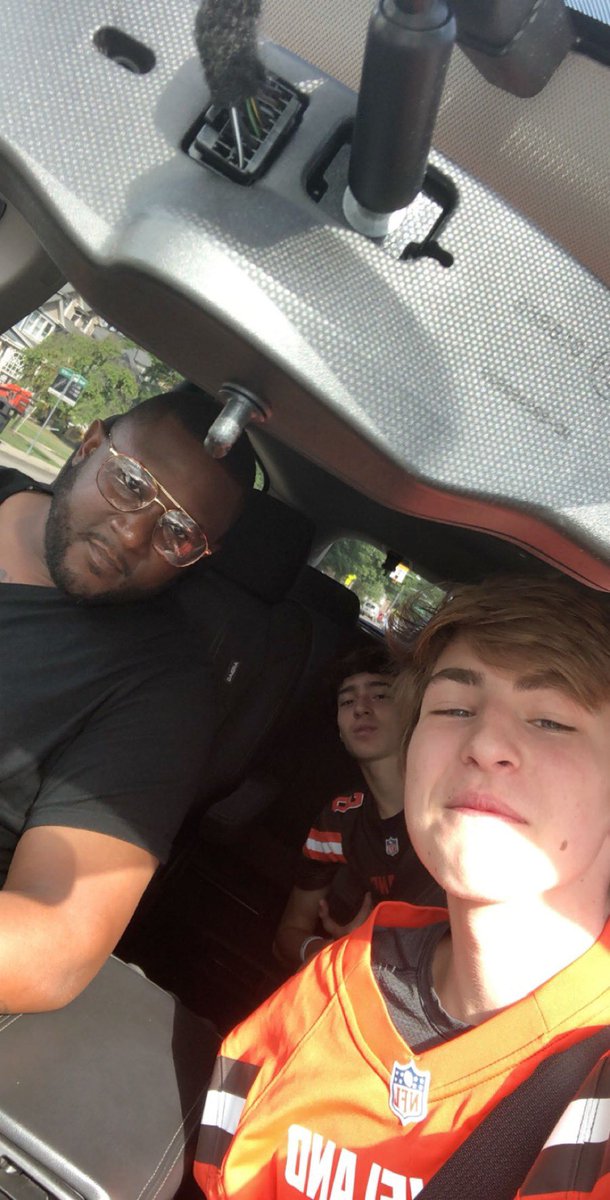 zalen1's tweet photo. Happy birthday to my dude. Best guy to have heated debates with. Live it up brother. #Somuchlove #Mrsgriffin #seminar #Justonemoresip https://t.co/gyXRGqQmEU