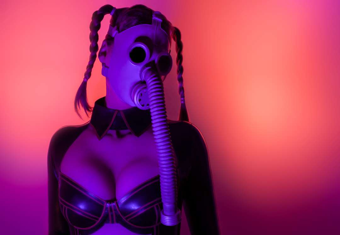 whippedcreamph1's tweet photo. Stunning play with light from a gas mask and latex shoot
latex dress @libidex #gasmask #elephantintheroom #russiangasmask #gasmaskfetish #niceassets #latex #lighting #fetish https://t.co/WuzuYXAdnk