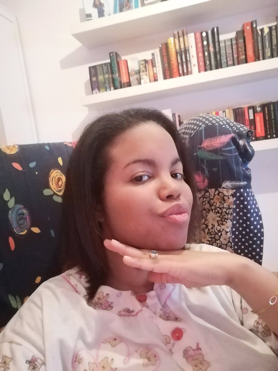 TeresaFortesLuz's tweet photo. Quarantine selfie: Lameness in 3 parts... 

#QuarantineLife #IsolationSelfie https://t.co/mat2C0tCAP
