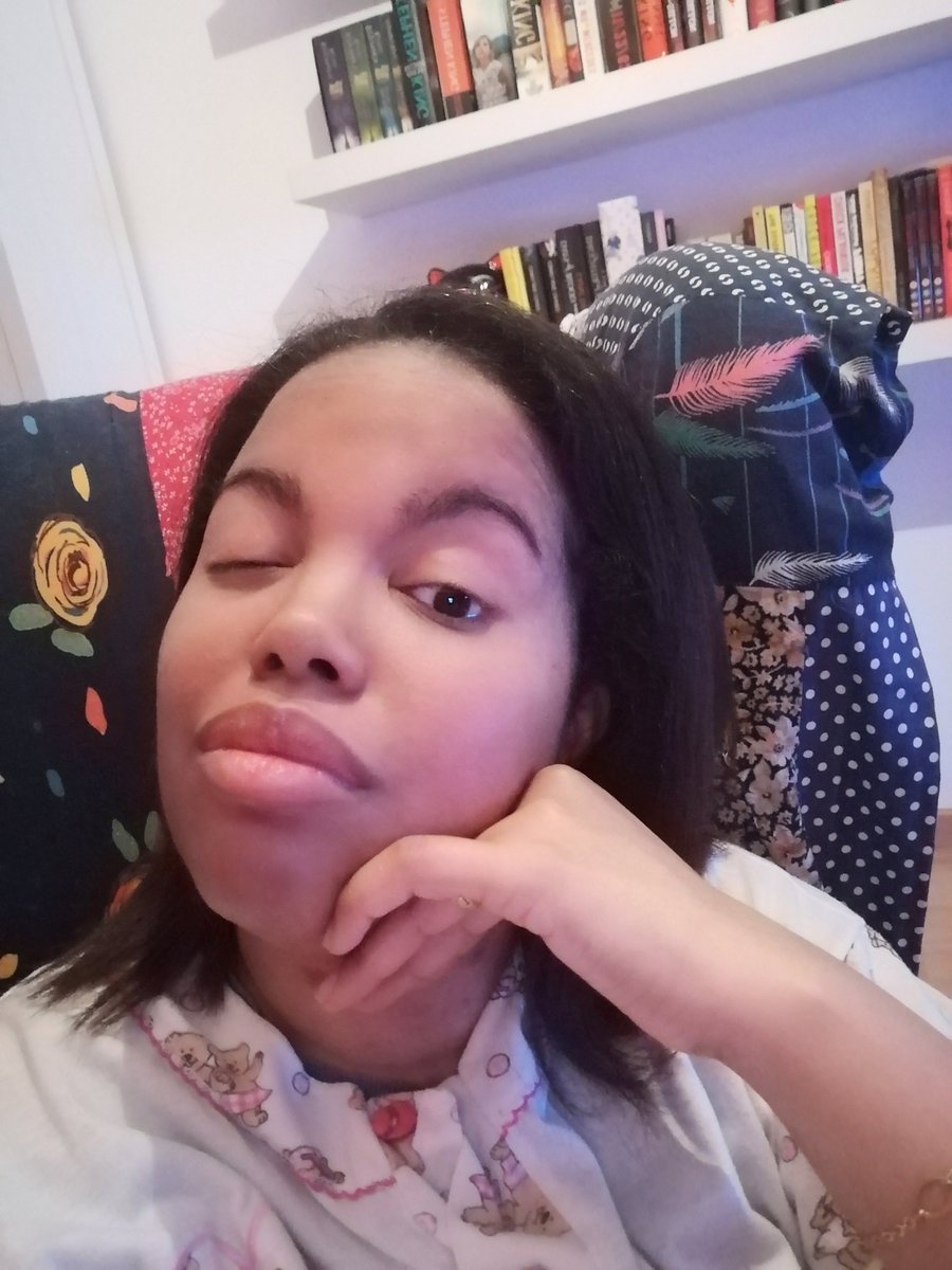 TeresaFortesLuz's tweet photo. Quarantine selfie: Lameness in 3 parts... 

#QuarantineLife #IsolationSelfie https://t.co/mat2C0tCAP