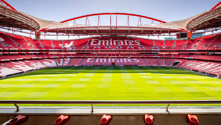Tihenri_'s tweet photo. Nilton Santos e sua inspiração: o Estádio da Luz https://t.co/pxRZ8Nzgpg