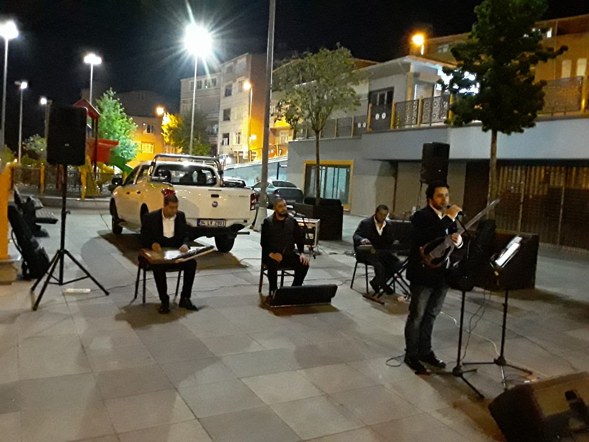 ESEV Moral Timi olarak Ramazan etkinlikleri kapsamında Tasavvufi müzik dinletimizi Turgut Reis Mahallesi Cengiz Topel Parkında gerçekleştirdik.

#ramazan
#moraltimi
#evdekal