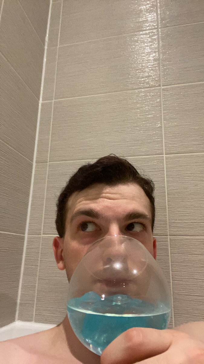 ItsNatePH's tweet photo. My #FaceID just unlocked my phone with my #GinGlass like this, itโs learning I hold a gin glass in the bath ;) #DoIHaveAProblem https://t.co/Arp0P9kESC