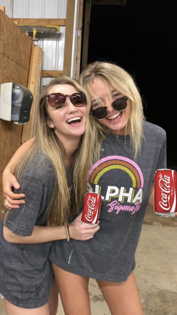amblagg's tweet photo. Sponsor us @CocaCola https://t.co/ZiYpiGeiNp