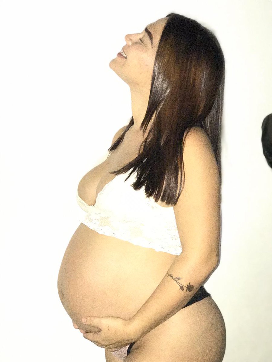 KarenMoreira01's tweet photo. Barriga de amor 🤰❤
#MeuCasalDeGemêos 💗❤
@MeDeGmeos2 @maedesonho https://t.co/8MqSQRXGe5