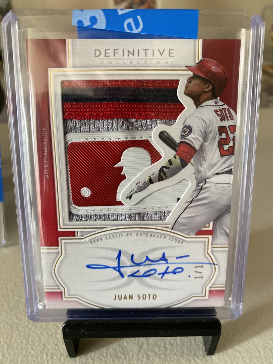 LazorRips's tweet photo. This gem came in the mail today🔥and it’s available!! Looking to get $2K OBO. Retweets and tags are appreciated‼️ https://t.co/46PaU6yeou
