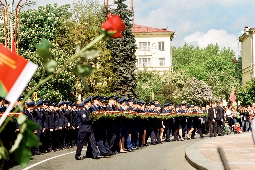 AbdifataHared's tweet photo. Today marks 75 years since the end of WWII, when the dark forces of fascism, nazism were defeated.
I took these photos with my Soviet film camera #Zenit11 🎞 during #victoryday parade in 2014 at Minsk, #Belarus 🇧🇾
#VEDay #9мая #75летпобеды https://t.co/lRSERjJPDj