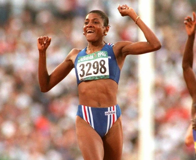 D'ailleurs, son temps sur 400m de 48'25 aux JO d'Atlanta en 1996 est le record olympique et à ce jour la 4e meilleure performance de tout les temps. 