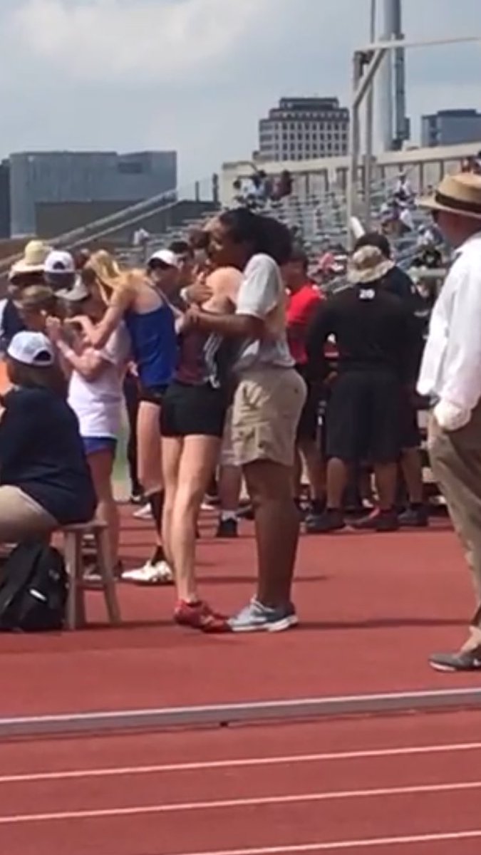 CoachCJamerson1's tweet photo. In honor of the 2020 #uilstatetrackmeet that should be happening... 😔❤️#highjump #imisscoaching #unfinishedbusinesspart2 https://t.co/VvoLV63rYX