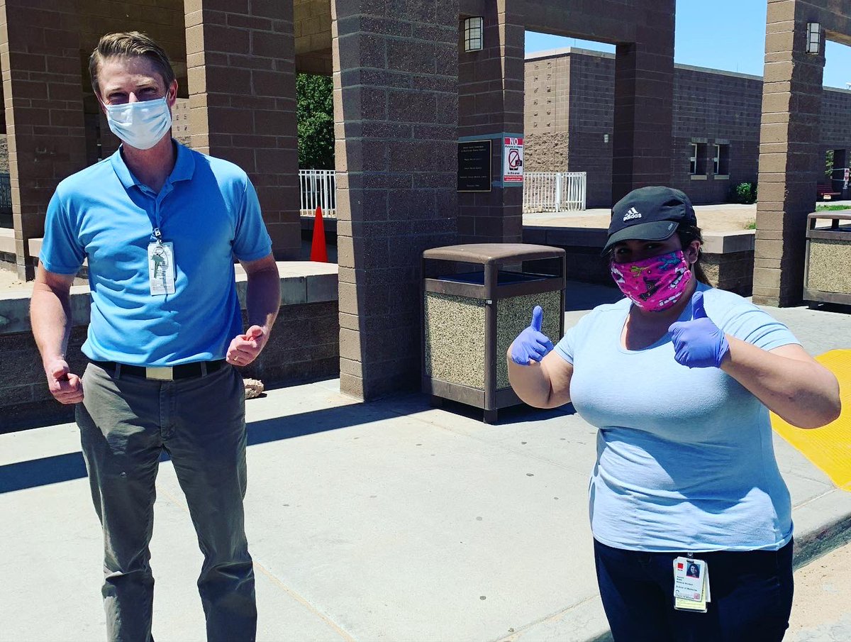 CoolioSteatoma's tweet photo. Probably the best day of my medical school career this far @Protect_NM letting me deliver PPE to Shiprock part of my home county. It’s not everyday a med student gets to work with Angel flight pilots, my family, wonderful NNMC employees, and school of medicine students! @UNMHSC https://t.co/pR9T1WodOm