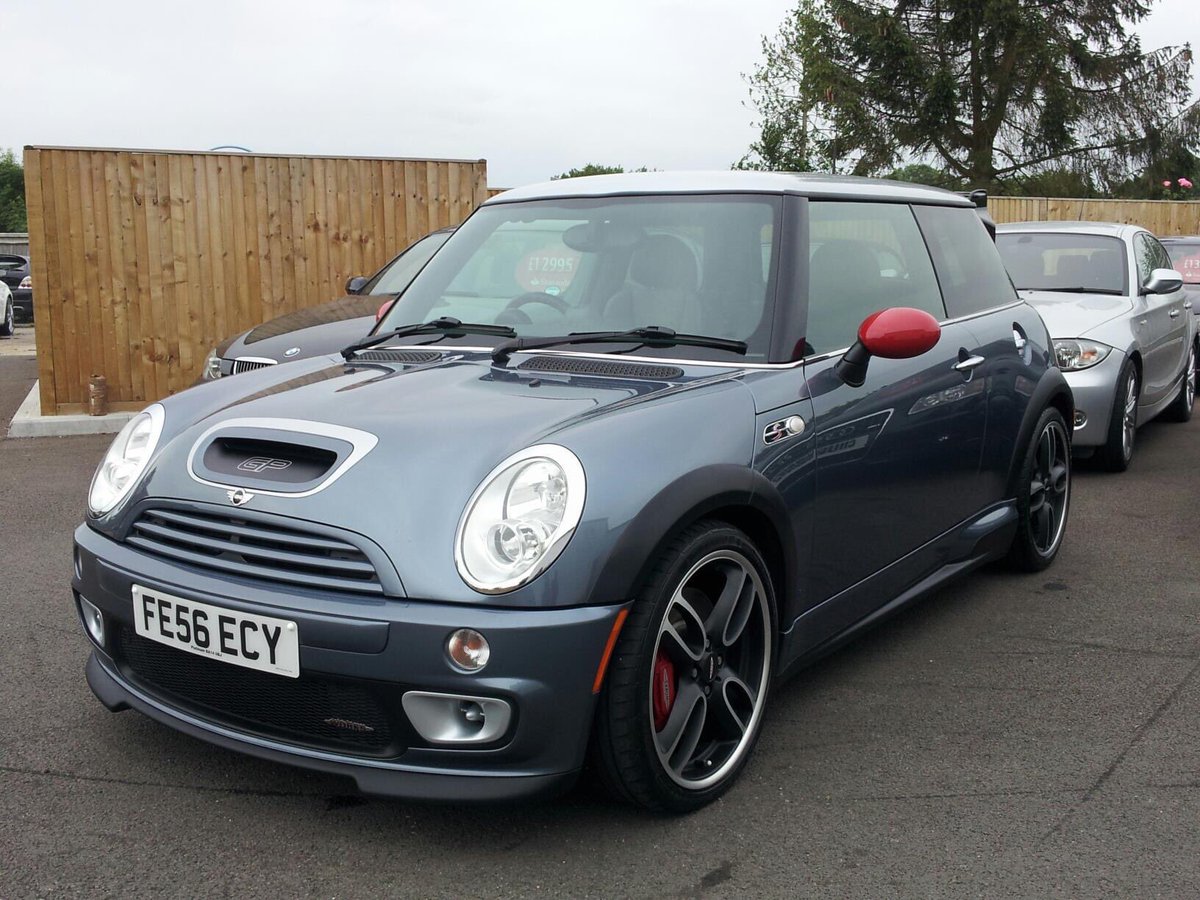 PinkRinse's tweet image. Dunno why but all of a sudden, I really really wish I’d been able to keep hold of this car as my daily instead 😕