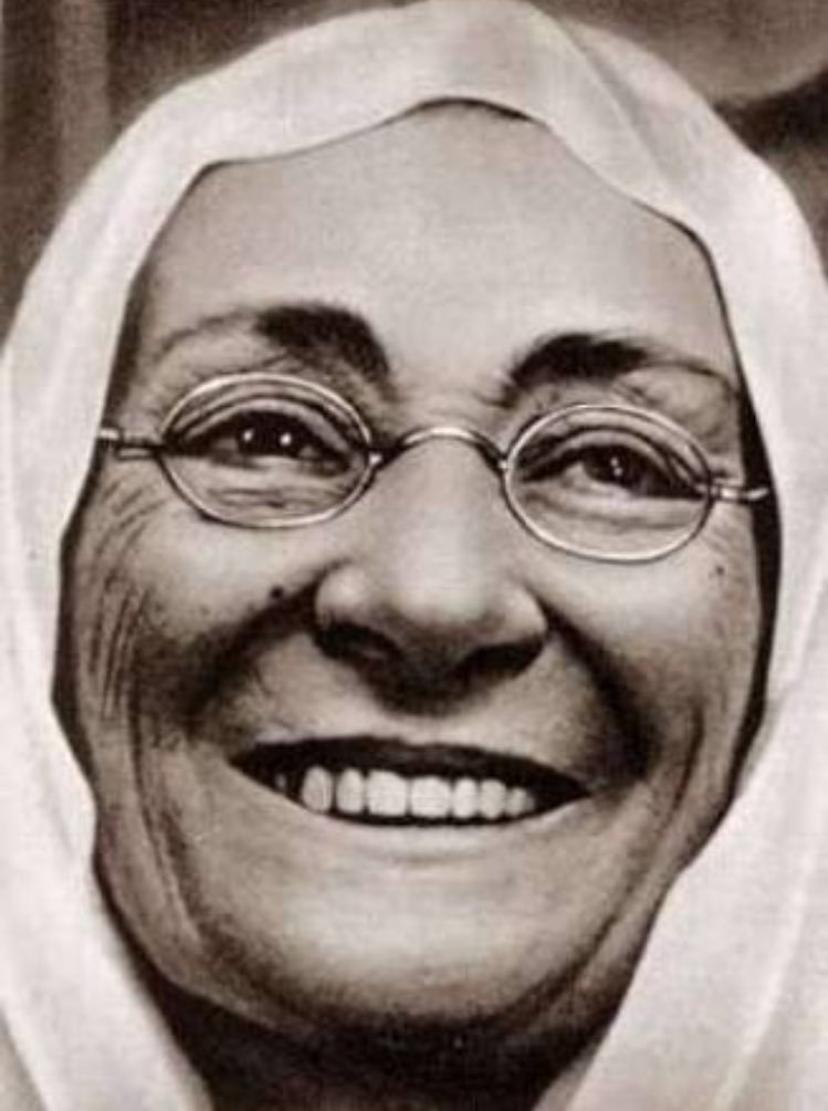 Tüm annelerin Anneler Günü kutlu olsun.