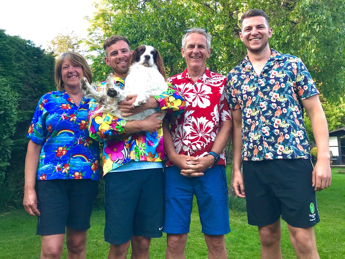 MortgageSusanne's tweet photo. Hawaii Night #lastsupper #backtobrighton #thentherewere3 #plusbob https://t.co/M31BFjxVvR