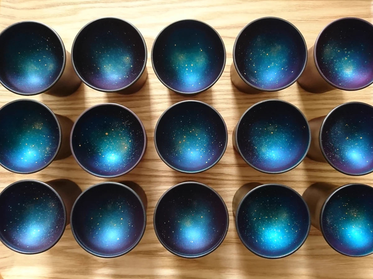 まるで星空…！！コップに水を注いだ後の上から見た写真が素敵！！