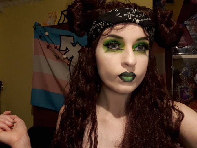 2 pic. Pretty boy?

#crossdressers #Femboy #onlyfansbabe https://t.co/3cJF8dLG5k