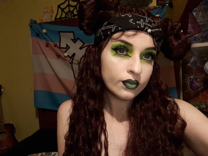 1 pic. Pretty boy?

#crossdressers #Femboy #onlyfansbabe https://t.co/3cJF8dLG5k