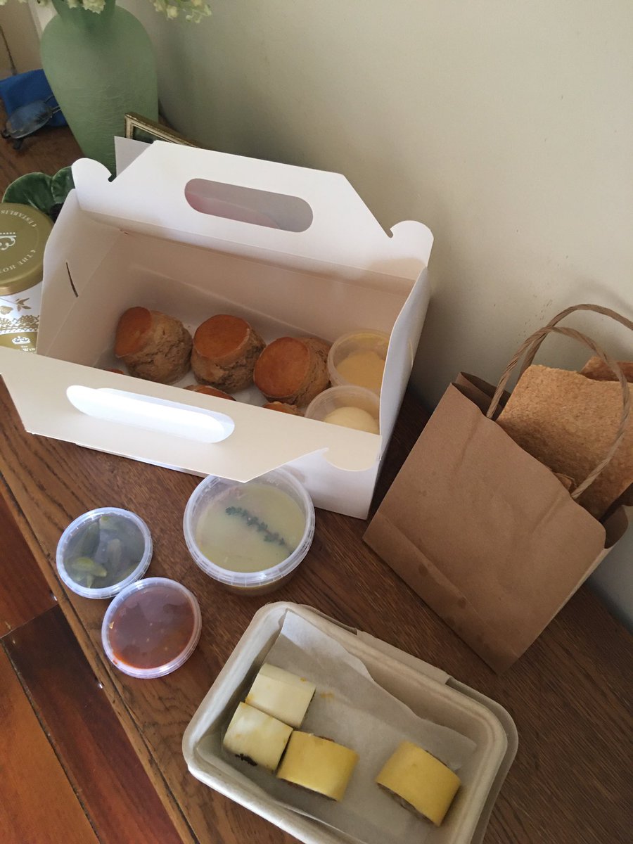 joshblackmarket's tweet photo. Shout out to @Hotel_Windsor. Mum absolutely loves this. The delivery & presentation ๐๐ป Dad is just as ecstatic.
#highteaathome
#mothersday https://t.co/mc0rytaSne