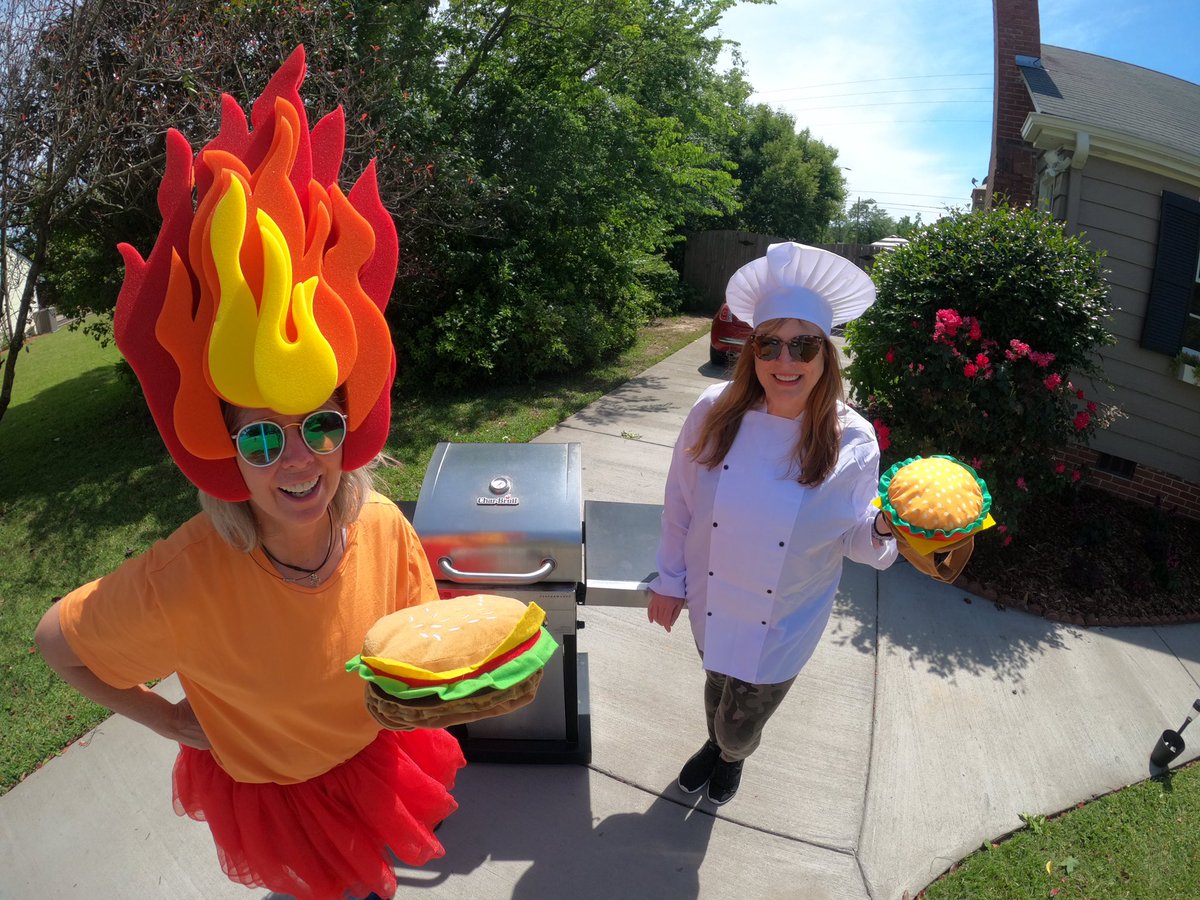 howeveralthough's tweet image. Serve you? #frontyardcookout @oscarmayer