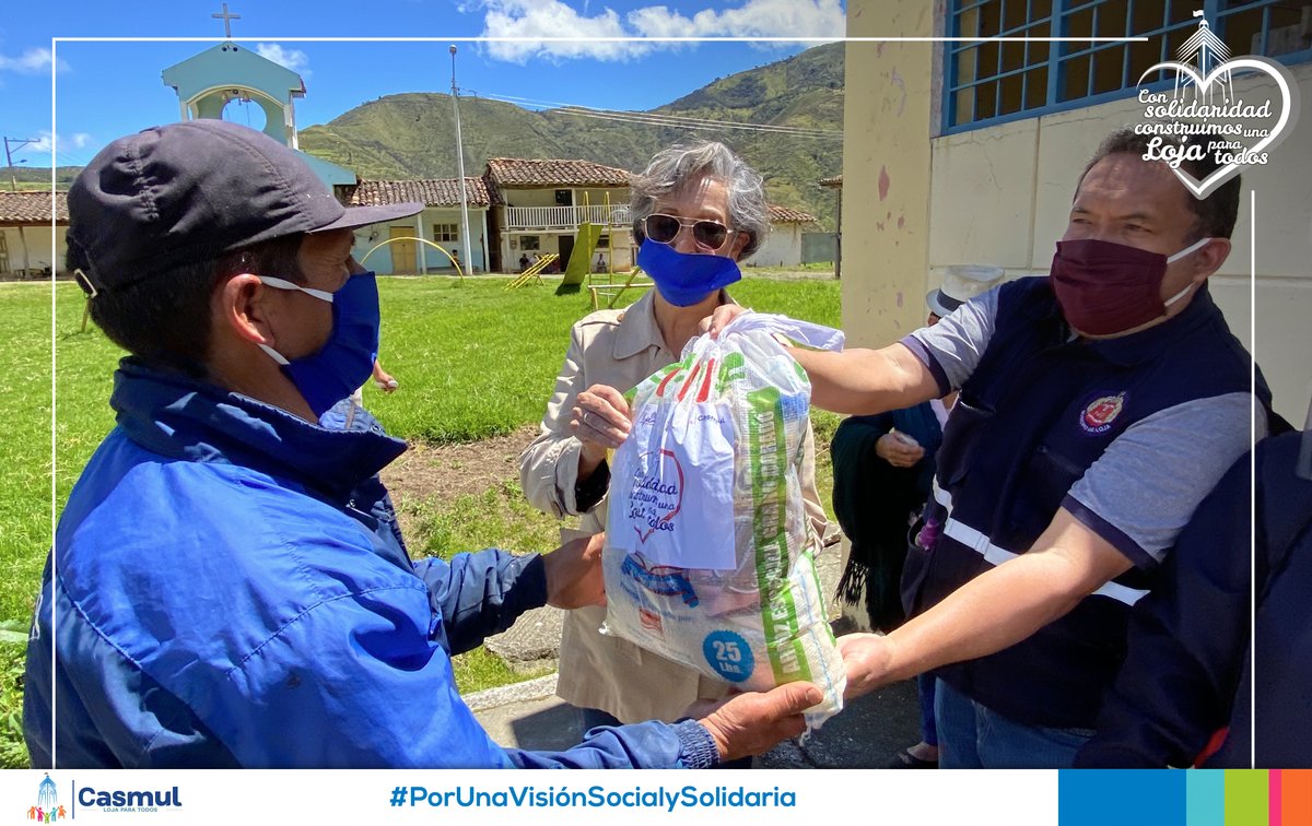 casmuloja's tweet photo. #SomosCasmul | 300 kits alimenticios entregó el @MunicipioDeLoja y el #Casmul a los diferentes barrios de la parroquia Gualel. La generosidad y la solidaridad marcan la #emergenciasanitaria en #Loja.
👉 ¡Unidos somos más!
#PorUnaVisiónSocialySolidaria #QuédateEnCasa https://t.co/CaGP4C5i6f