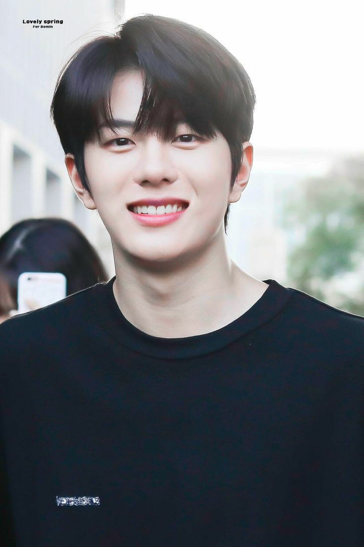 10. Choi Bomin (24/08/00) Visual Maknae - on - top Ryu Jooha of Ateen s2 and currently MC of Music Bank  Can't control his laugh when with hyungs esp Jangjun n Jibeom  Lowkey whipped for Donghyun (his roommate) An actual baby