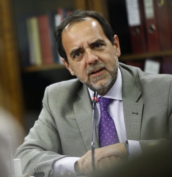 Diputado Jaime Mulet Martínez 
#RegionalistaVerde
Ante la arremetida para suspender elección de #GobernadoresRegionales: Piñera abandonó a las regiones, estamos estudiando todas las instancias constitucionales" <a href="/mirasol_radio/">MirasolRadio</a>