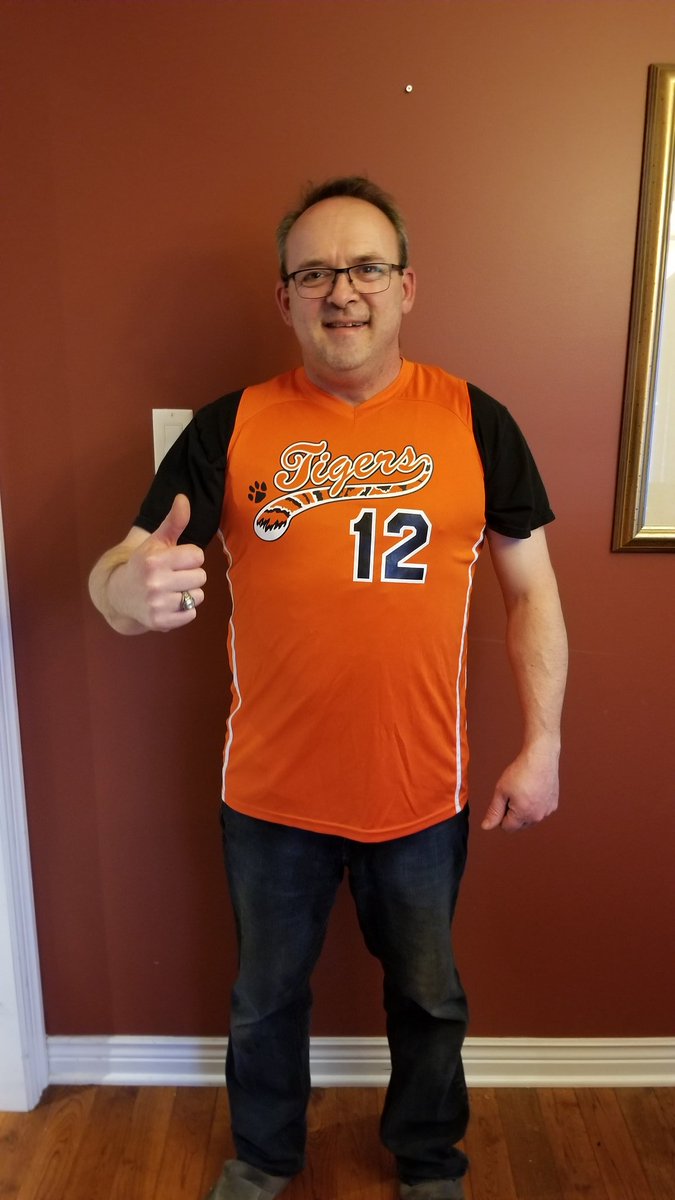 CraigScottNL's tweet photo. In honor on my daughters Senior A Basketball team @hthtigers who missed out on High School championships this year I am wearing her Jersey. We are #allonthesameteam fighting to defeat COVID-19 #JerseyDay4Canada #UnitedBySport Go Tigers!!! @torbaynl https://t.co/2ROLLALC92