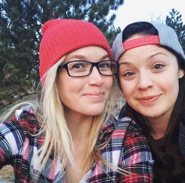 FreezerChloe's tweet photo. Jessley! Literally been here the whole time!❤❤ @ShelleyRegner @kelleyjakle #PitchPerfectAtHome https://t.co/CkaV6aVB1L