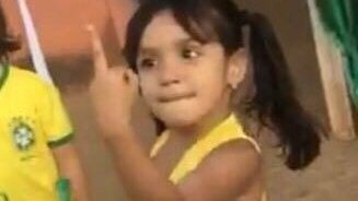7timo_rbd's tweet photo. Pessoa: Tu já é velha demais pra tá com isso de RBD ainda

Eu: 
#RBDLiveExperience https://t.co/UrEgJffawB