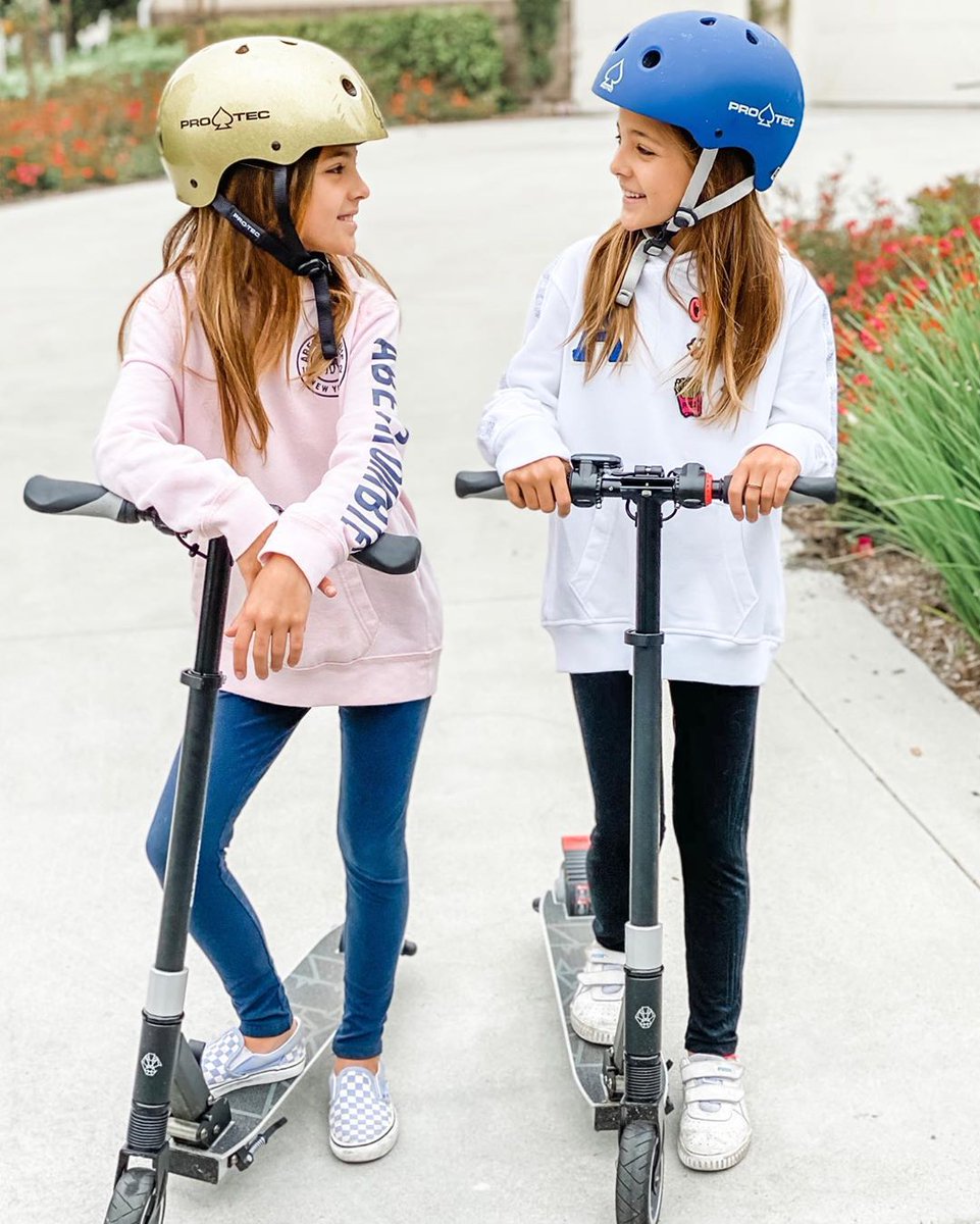 XSonnyF's tweet photo. My twin daughters Jr Shay and Jr Sasha https://t.co/1mnWtRAJkW