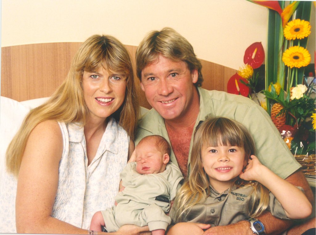 BindiIrwin's tweet photo. Family forever. 

❤️ https://t.co/sAlDAVTwjT