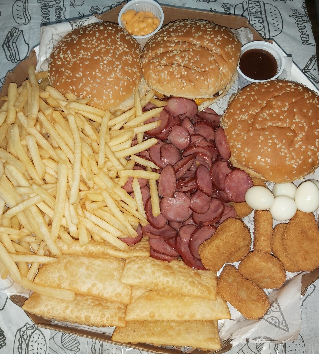 DosUniso's tweet photo. Sair de casa pra que? Levamos o lanche até você 😉
Aproveita pra dar aquela moral pra mamãe 🥰 https://t.co/WNI2YZNBXU