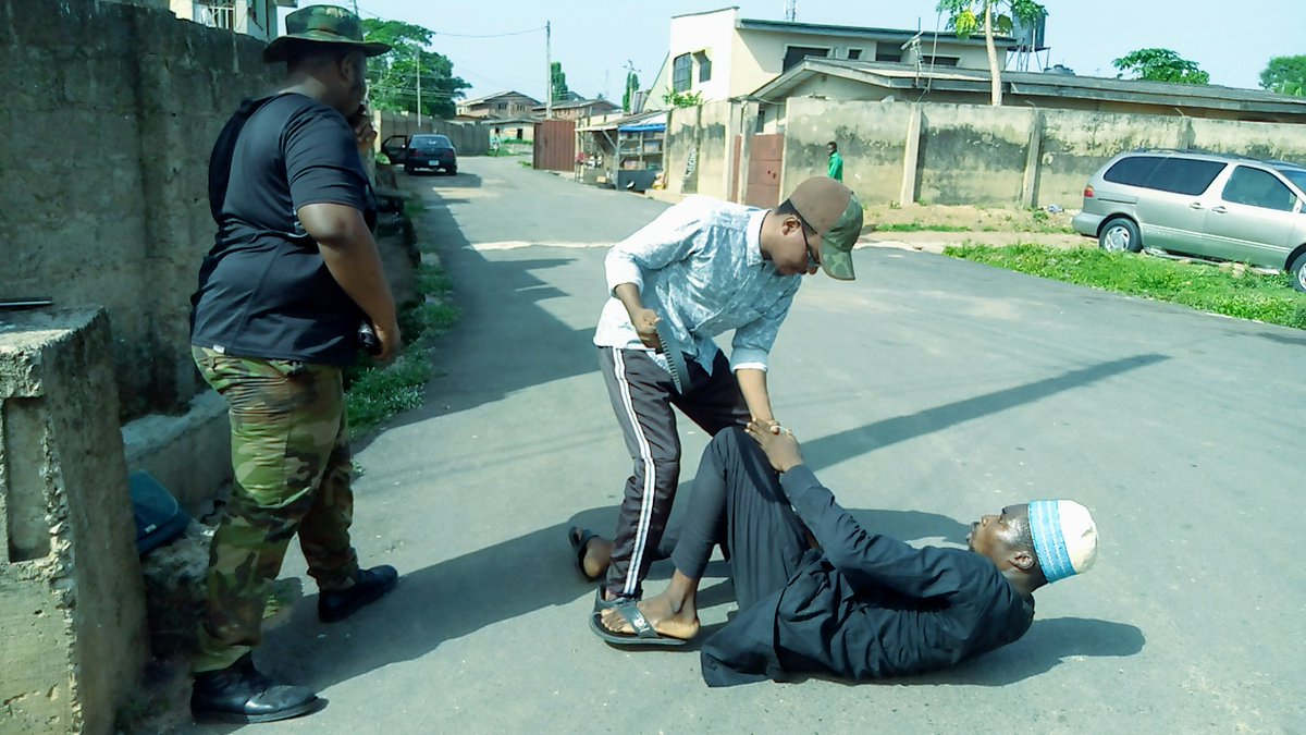 Ridbabs1's tweet photo. Wetin carry  Danjuma go meet soldier bayii😂😂 ....Thank for staying with us.... Follow  @ridbabs1 on instagram  to watch the video ....✌🏾

@_Taaooma @mrmacaroni @osmodes @twyse_116 @DONJAZZY @sydney_talker @NastyBlaq @TemitopeMayoku4 @adeagbosheyi https://t.co/jFQlGlHffC