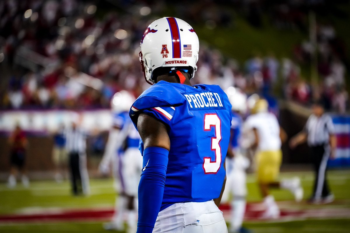 thaddeusdmatula's tweet photo. Here are some from Tulsa game I got in between actually watching the game! #BackyardBLVD https://t.co/D7DJaCjHOQ