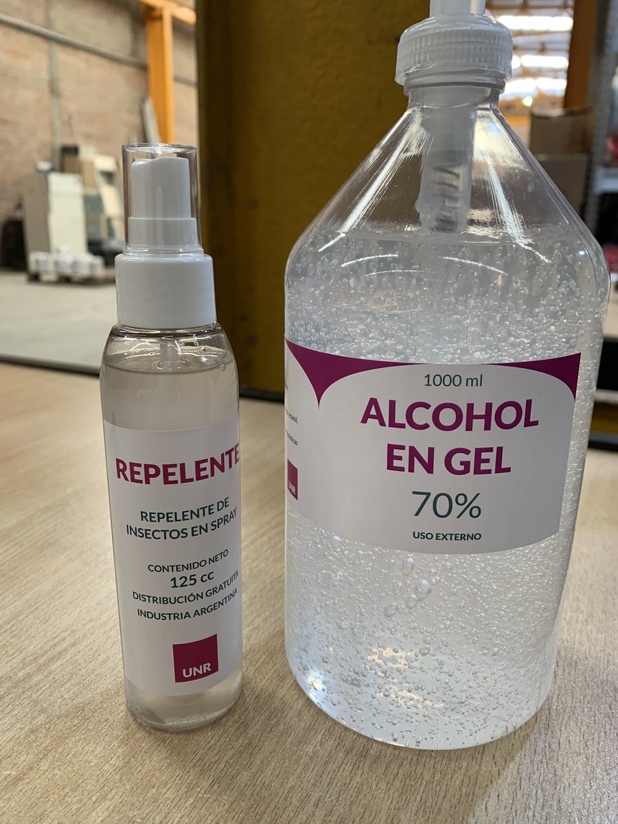 vale_diruscio's tweet photo. Soy farmacéutica y estoy a cargo del depósito que dispuso la SSP de la muni Rosario para la centralización y distribución de los insumos EPP. Un orgullo ser parte de esto. Gracias @MuniRosario @SaludRosario. Gracias @UNRoficial @fbartolacci  por su colaboración y compromiso. https://t.co/cQChTHk1ts