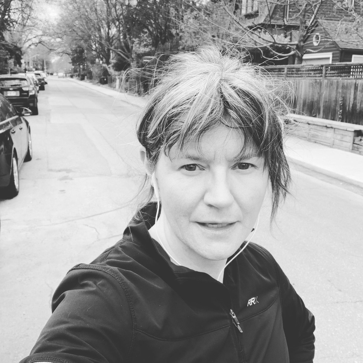 MeganALeslie's tweet image. Today’s run. No one called 911 to report a white lady running on the street. No one stopped me or confronted me or shot and killed me. The colour of my skin gives me more privilege than I understand. But living isn’t a privilege. It’s a right. #IrunwithMaud #BlackLivesMatter