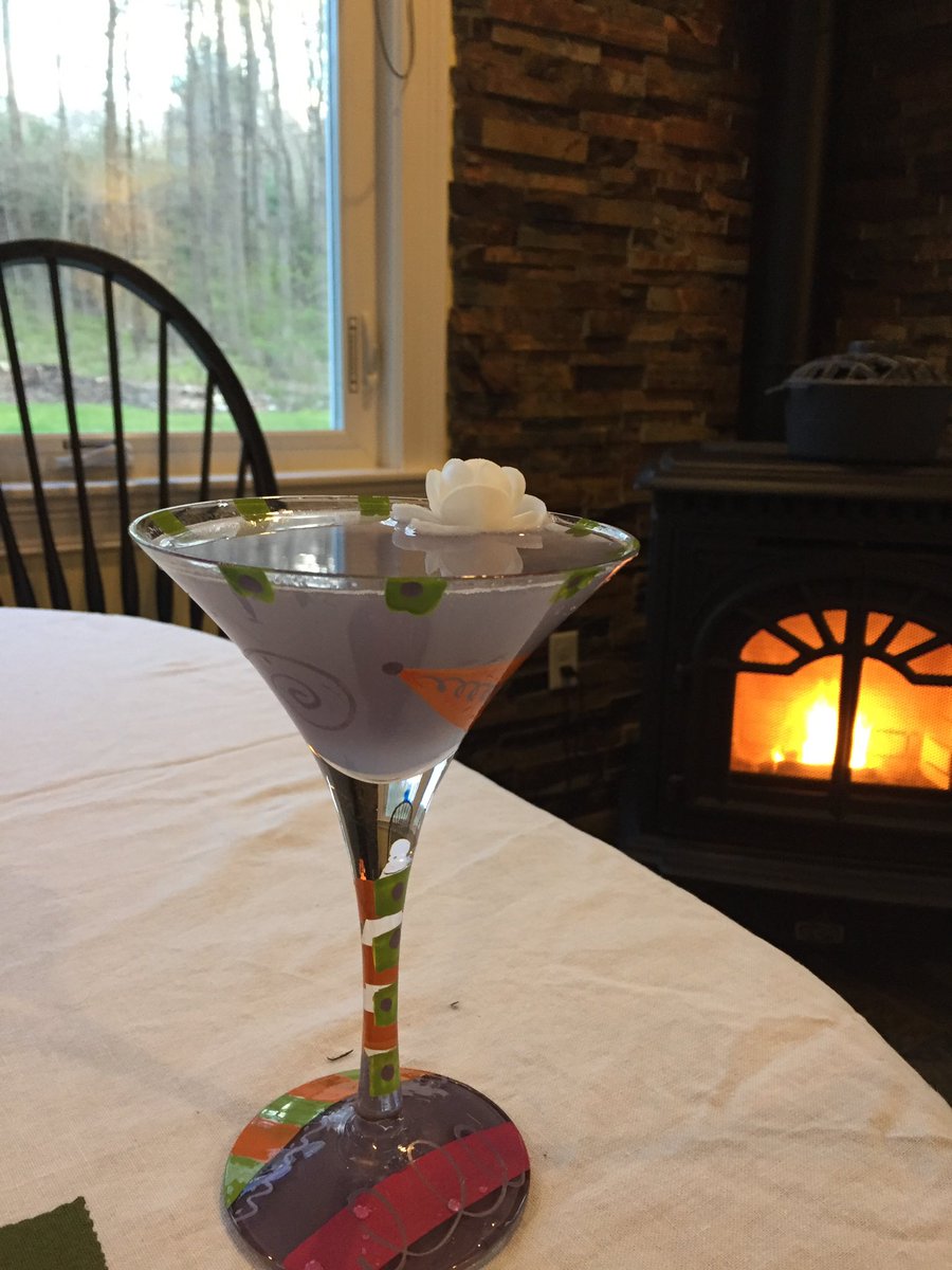 beckyj121's tweet photo. #AnyaCocktailsToGo @AnyaDining https://t.co/9S1dkbua5G
