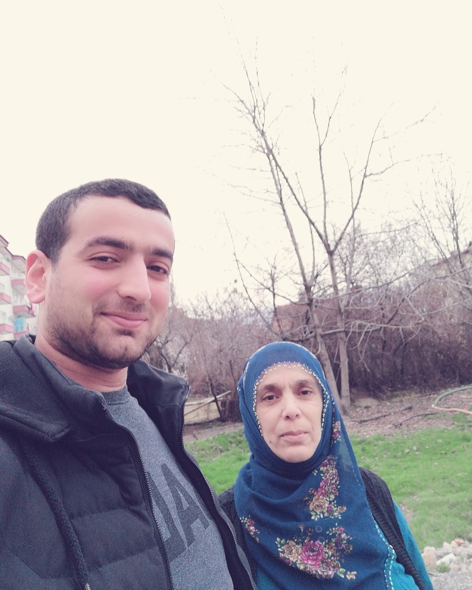 YUNUS22640367's tweet photo. Sevgi dolusun, merhametlisin, koruyucusun, fedakârsın. En önemlisi iyi ki benim annemsin. Seni çok seviyorum ANNELER GÜNÜN KUTLU OLSUN❤️❤️😘😘😘 https://t.co/mNEALLlQyA